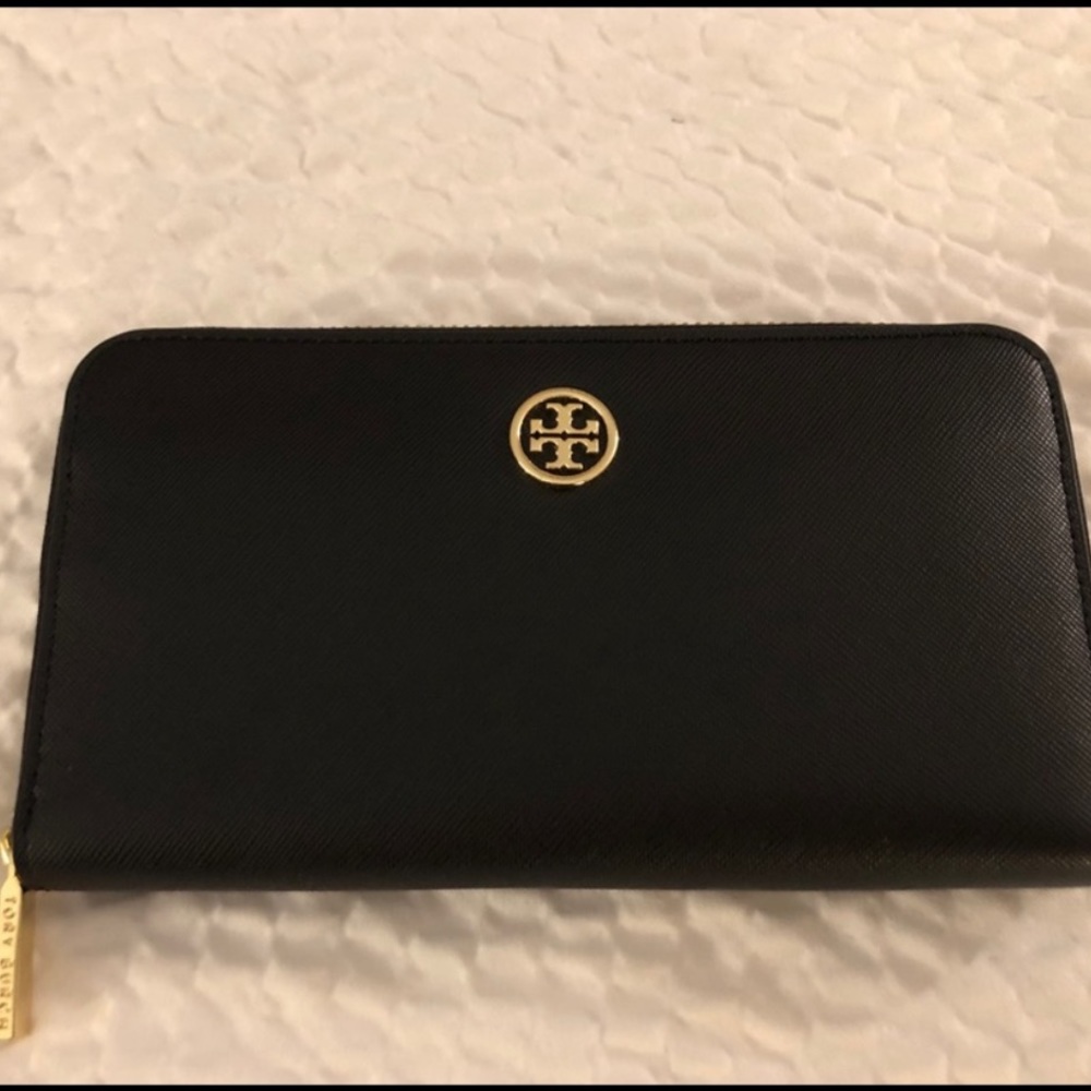 🌹🌹Authentic Tory Burch Wallet🌹🌹 - Picture 2 of 5